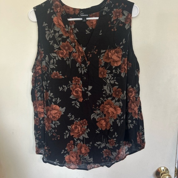 Torrid Size 1 Harper Rayon Slub Pullover
Sleeveless Top - Picture 2 of 9